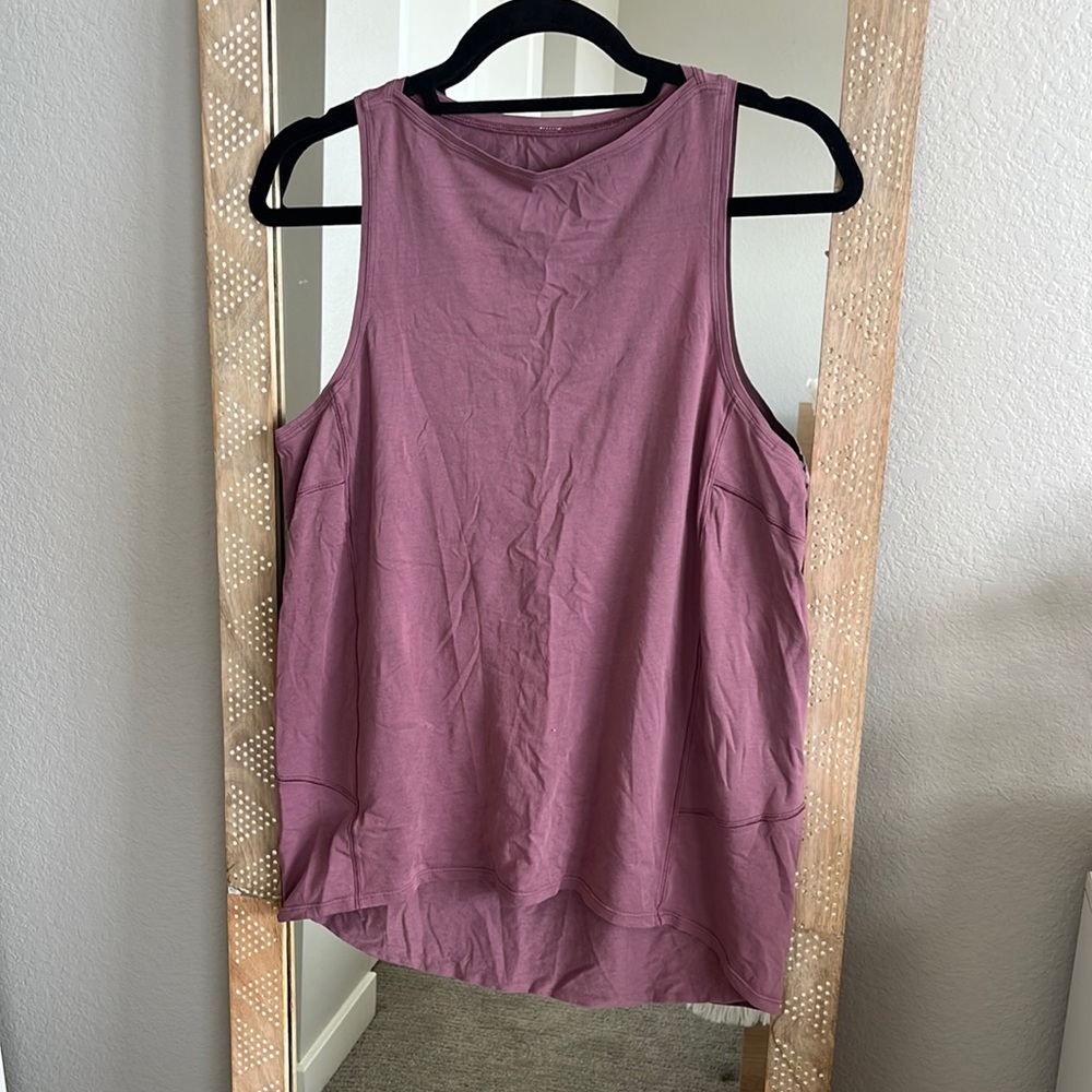 Lululemon workout top
